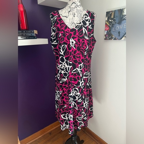 Julian Taylor Sleeveless Black and Pink Dress - Picture 1 of 6